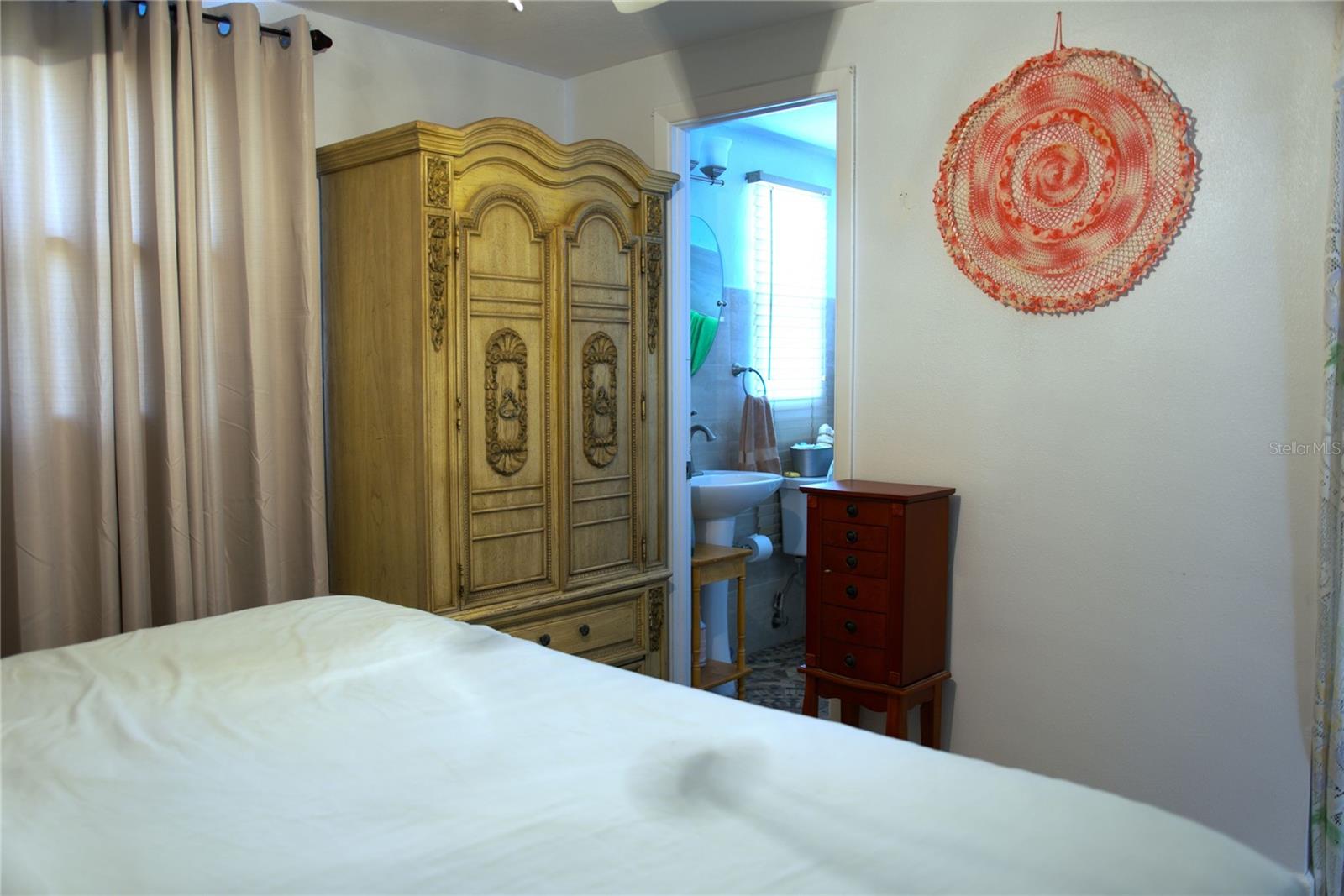 Listing photo id 12 for 4530 Idlewild Avenue