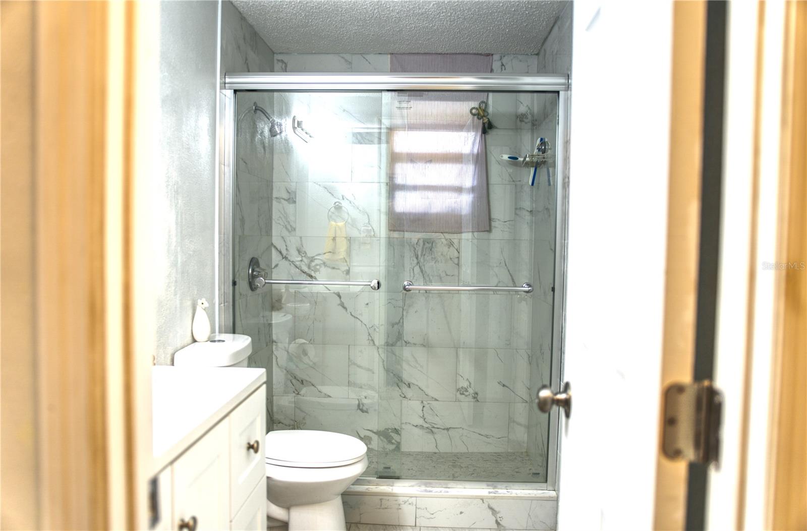 Listing photo id 16 for 4530 Idlewild Avenue