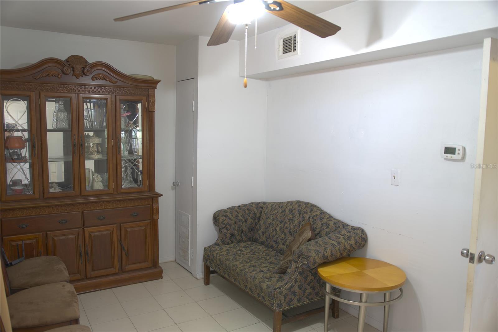 Listing photo id 27 for 4530 Idlewild Avenue