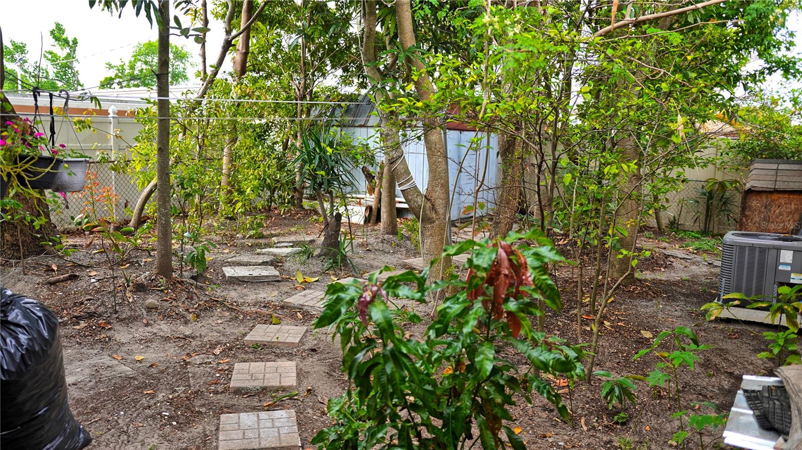 Listing photo id 32 for 4530 Idlewild Avenue