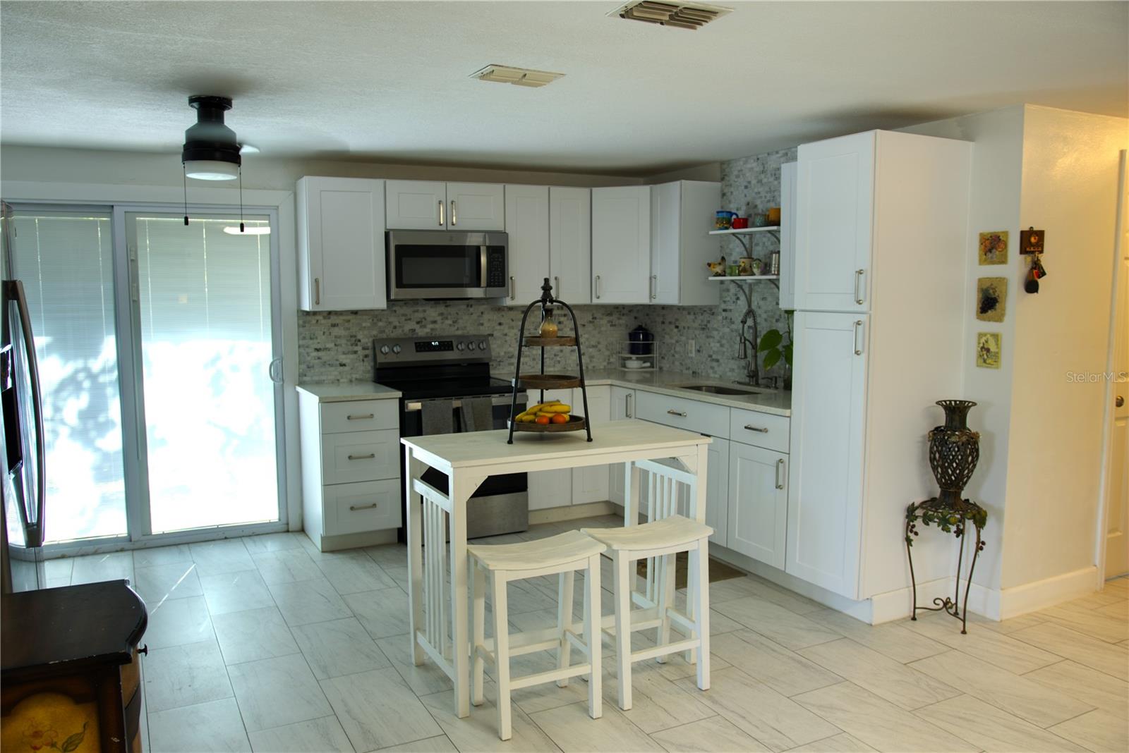 Listing photo id 5 for 4530 Idlewild Avenue