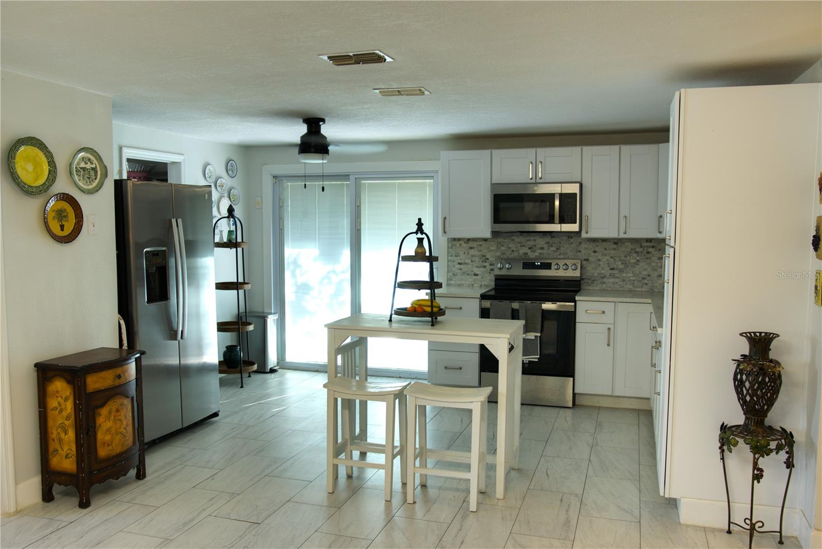 Listing photo id 6 for 4530 Idlewild Avenue