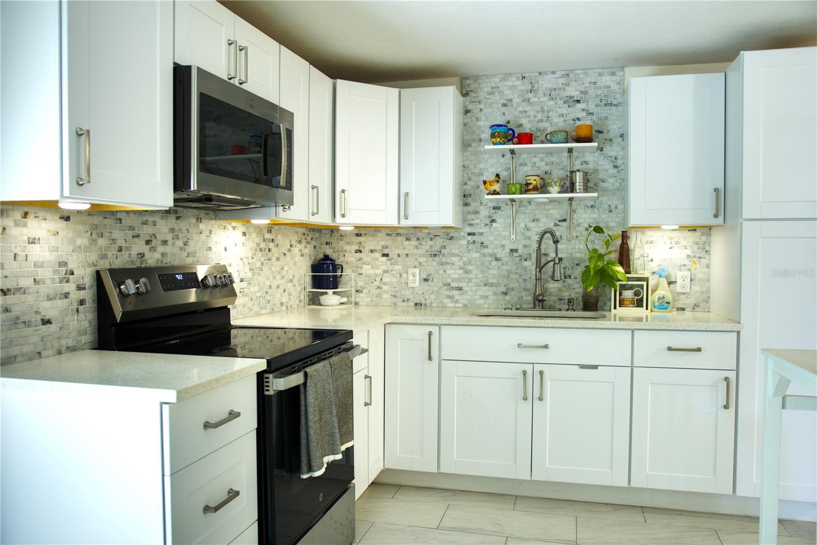 Listing photo id 7 for 4530 Idlewild Avenue