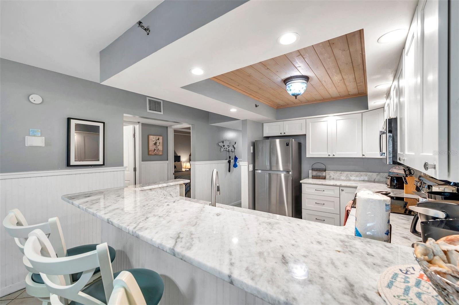 Listing photo id 12 for 20000 Gulf Boulevard 305