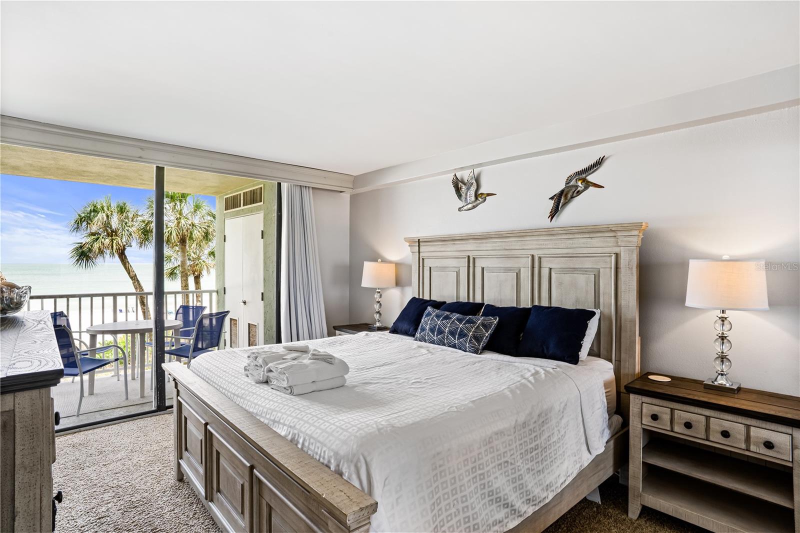 Listing photo id 13 for 20000 Gulf Boulevard 305