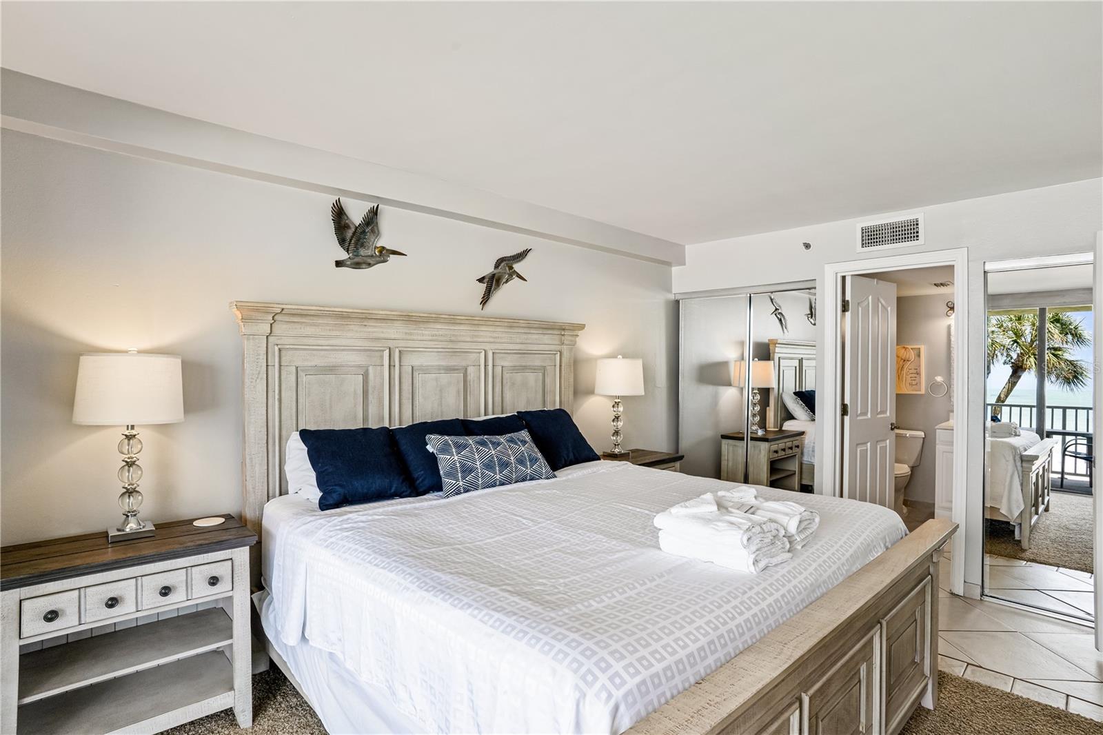 Listing photo id 14 for 20000 Gulf Boulevard 305