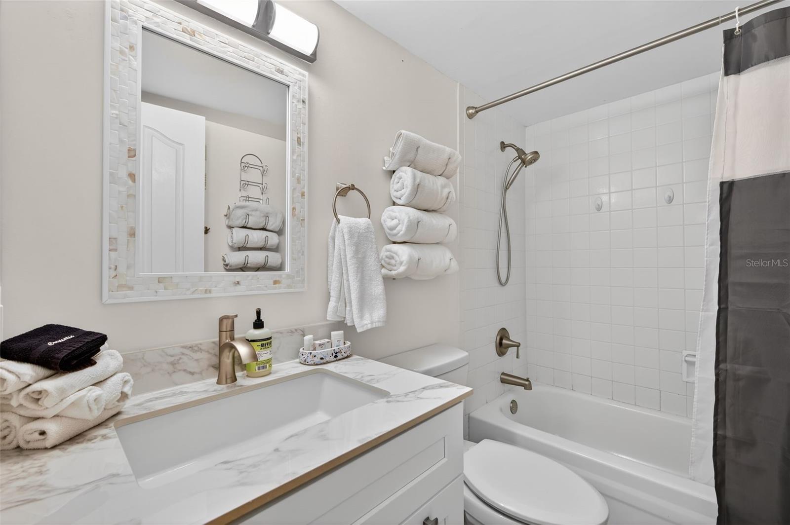 Listing photo id 24 for 20000 Gulf Boulevard 305