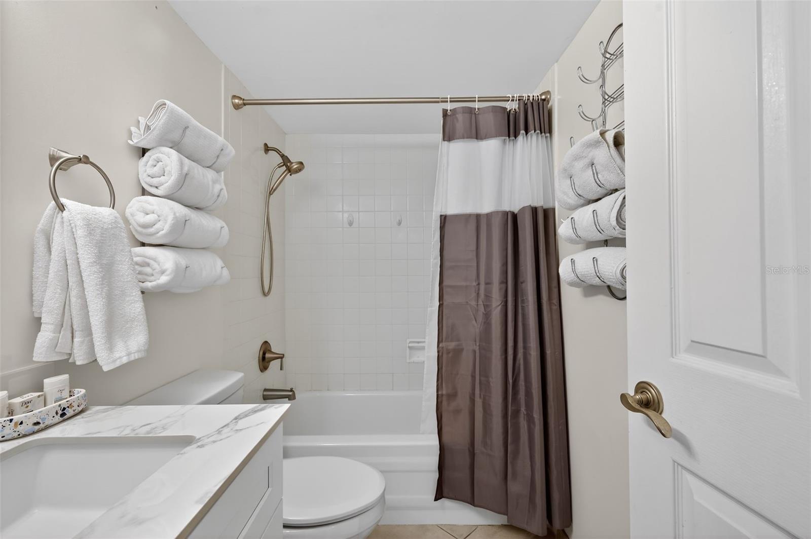 Listing photo id 25 for 20000 Gulf Boulevard 305