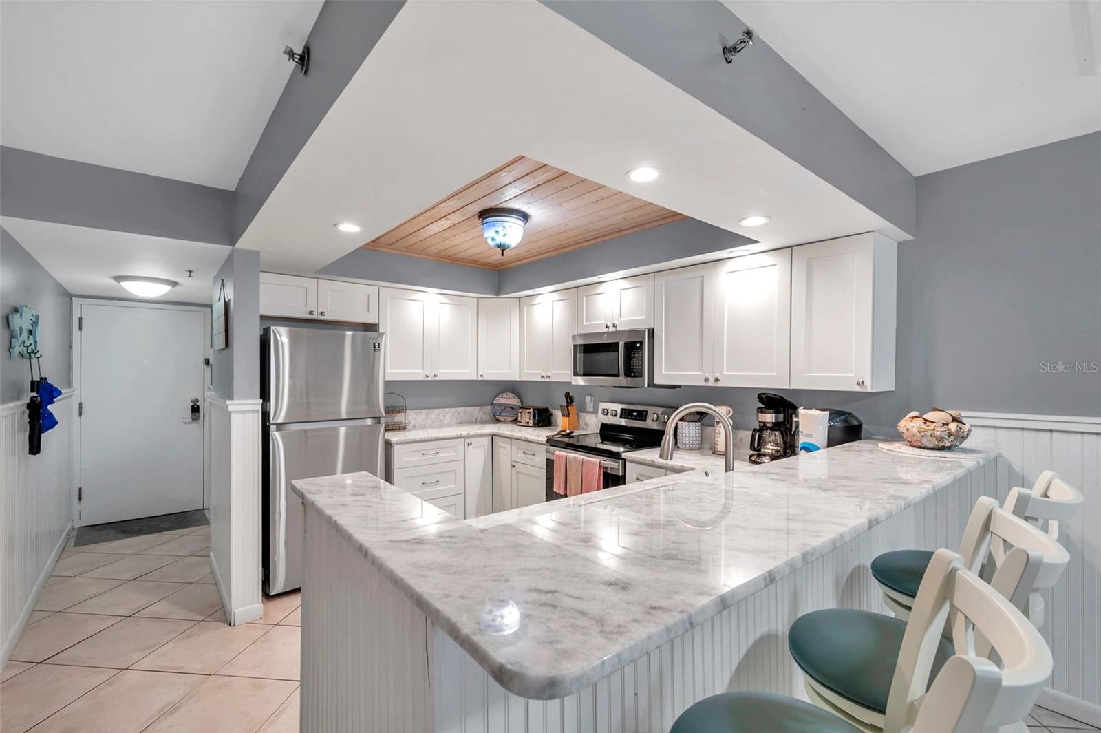 Listing photo id 6 for 20000 Gulf Boulevard 305