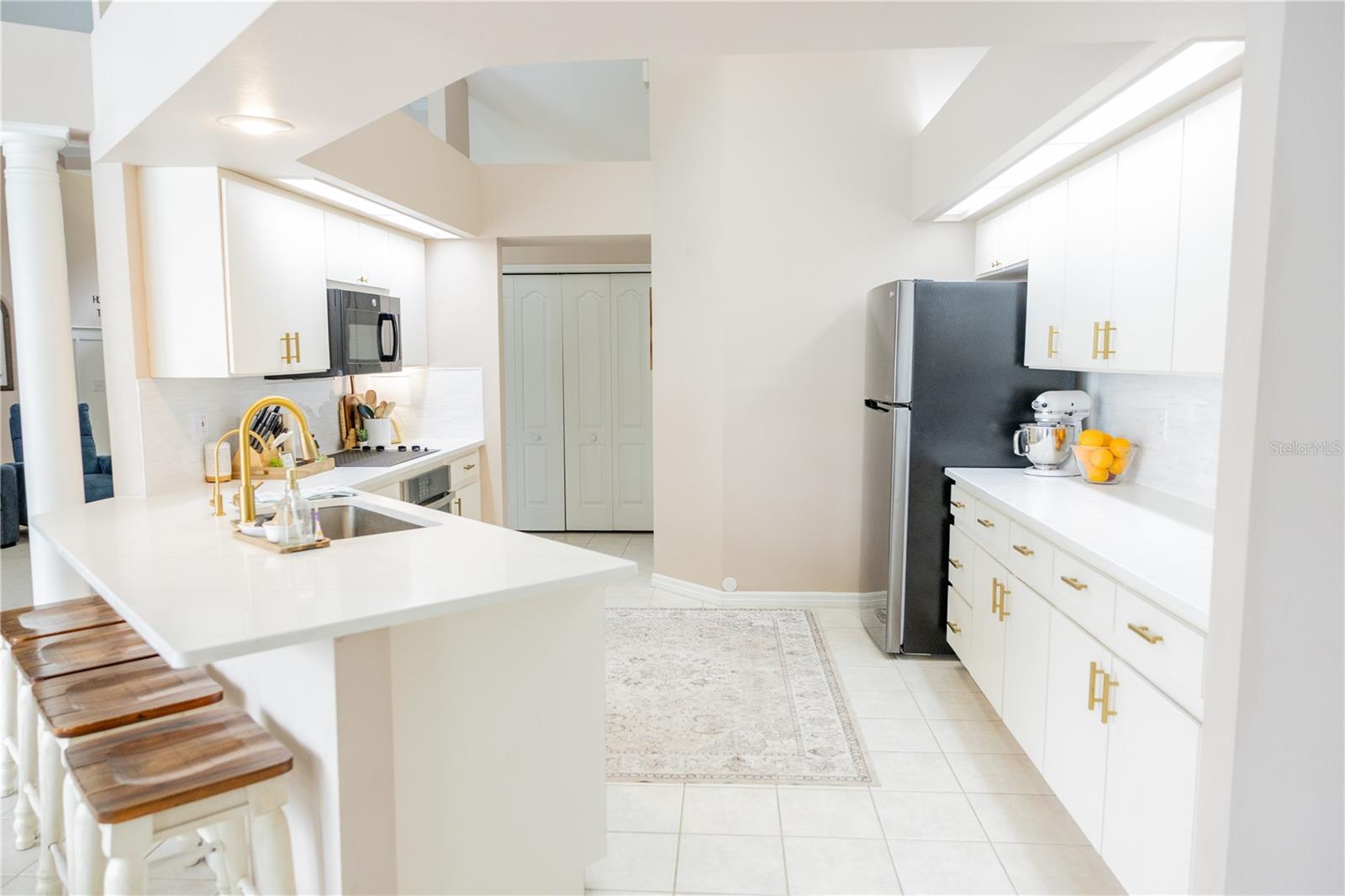 Image 16 of 59 For 6305 Queensway Drive