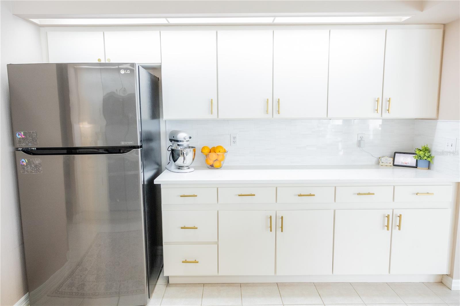 Image 18 of 59 For 6305 Queensway Drive