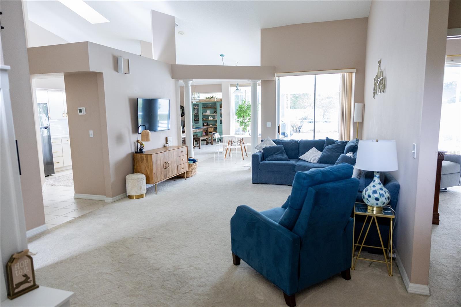 Image 4 of 59 For 6305 Queensway Drive