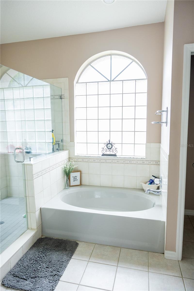 Image 41 of 59 For 6305 Queensway Drive