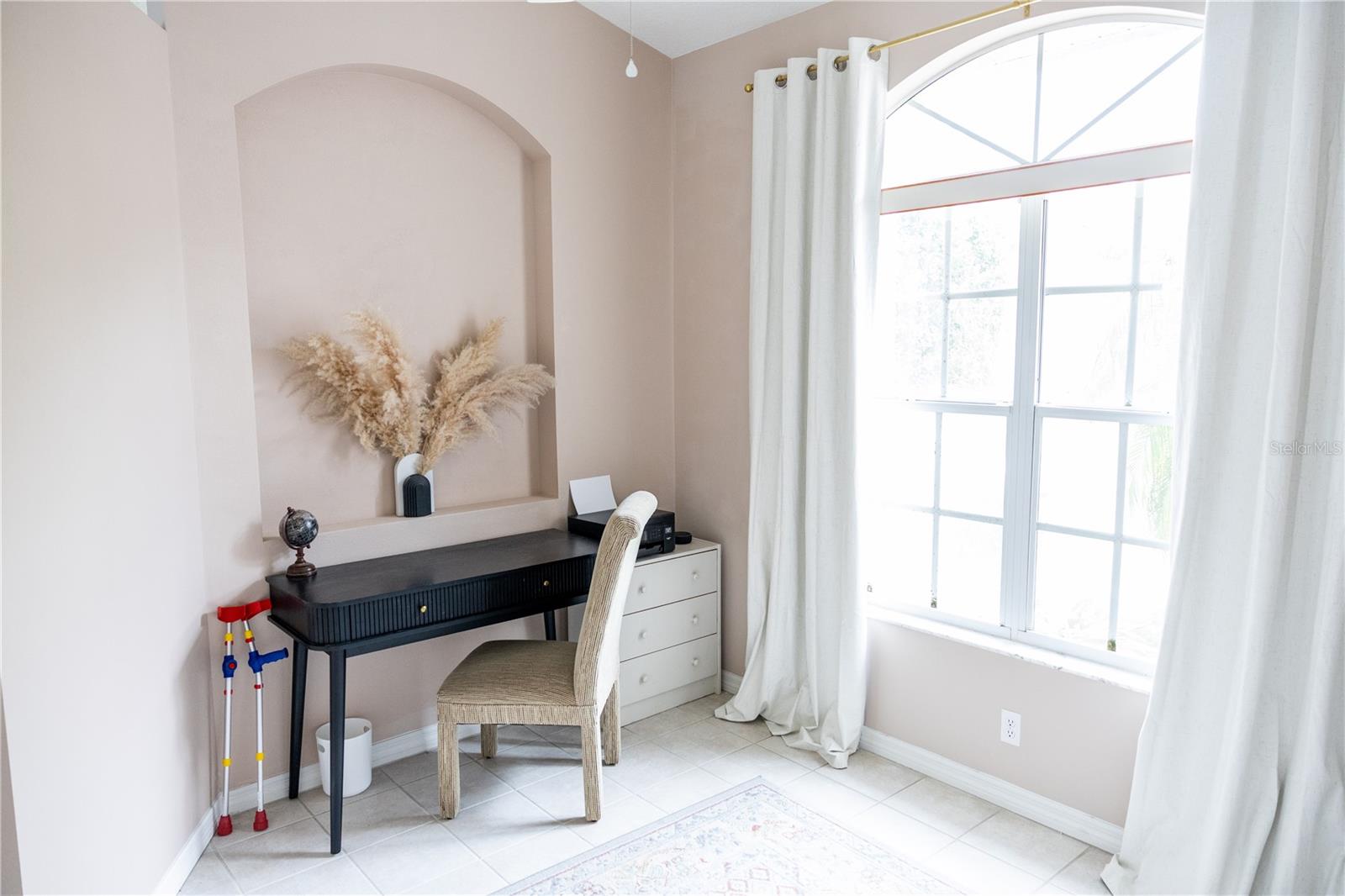 Image 5 of 59 For 6305 Queensway Drive