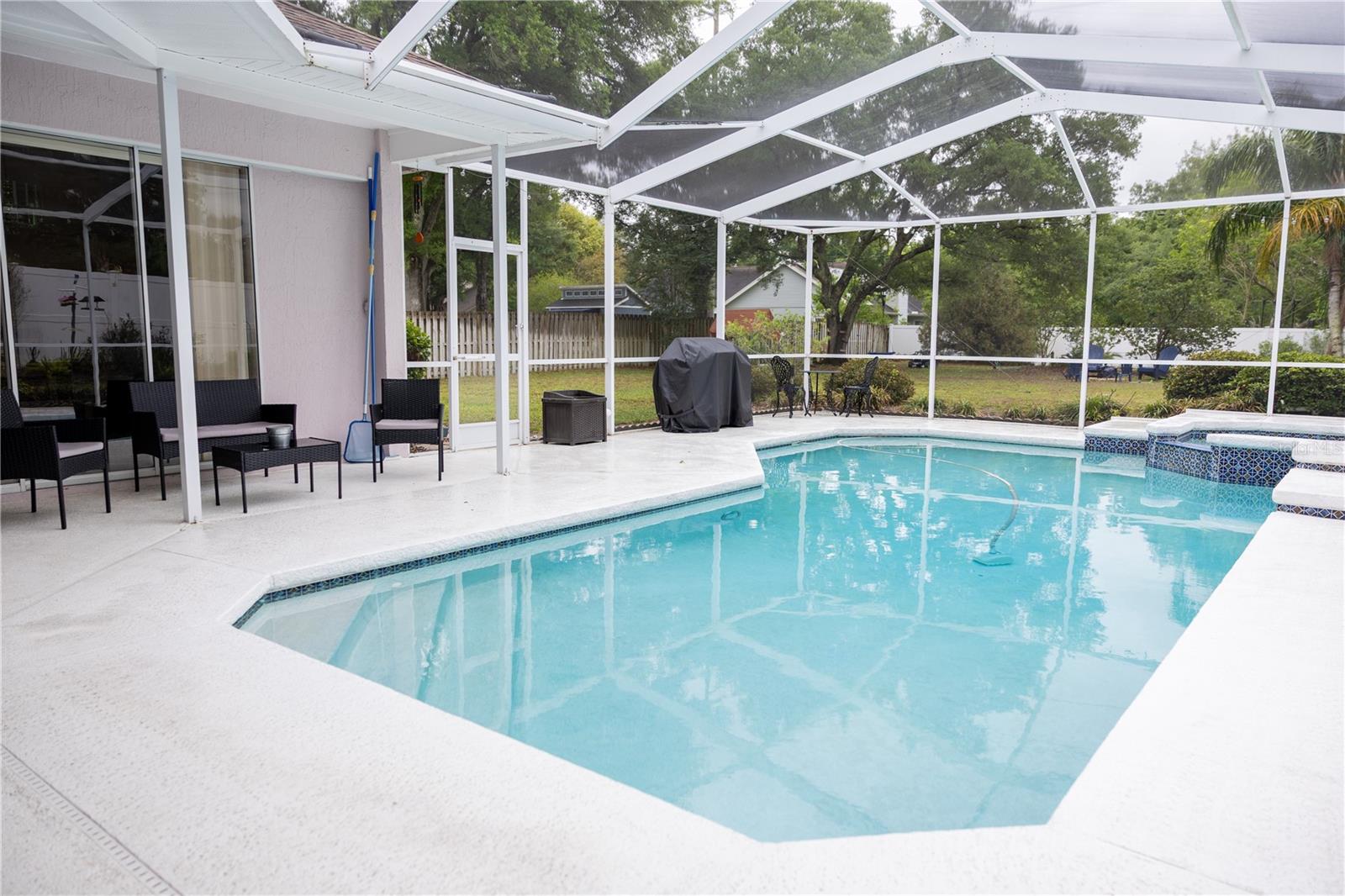 Image 50 of 59 For 6305 Queensway Drive