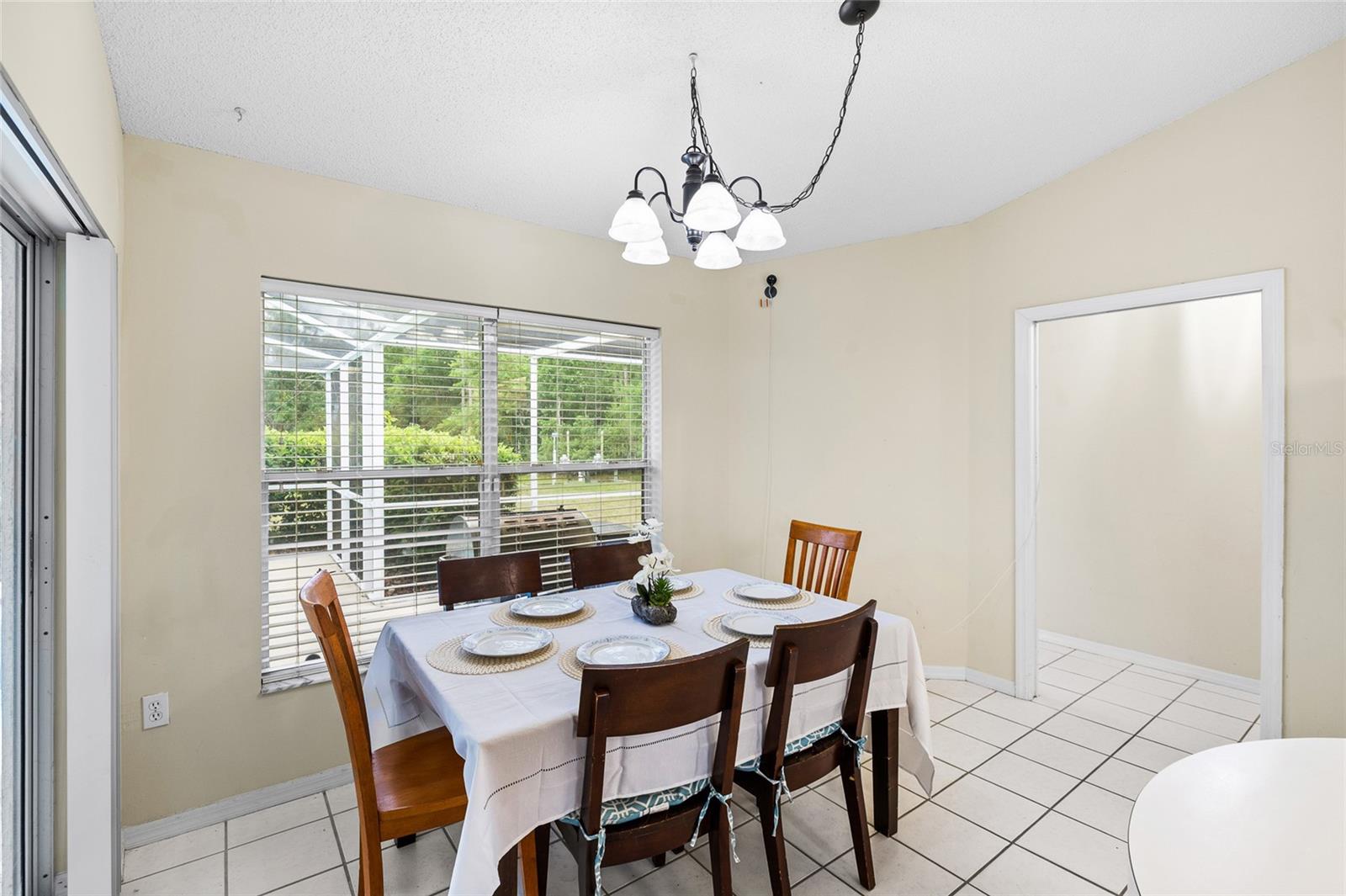 Image 18 of 45 For 1442 Kinsmere Drive