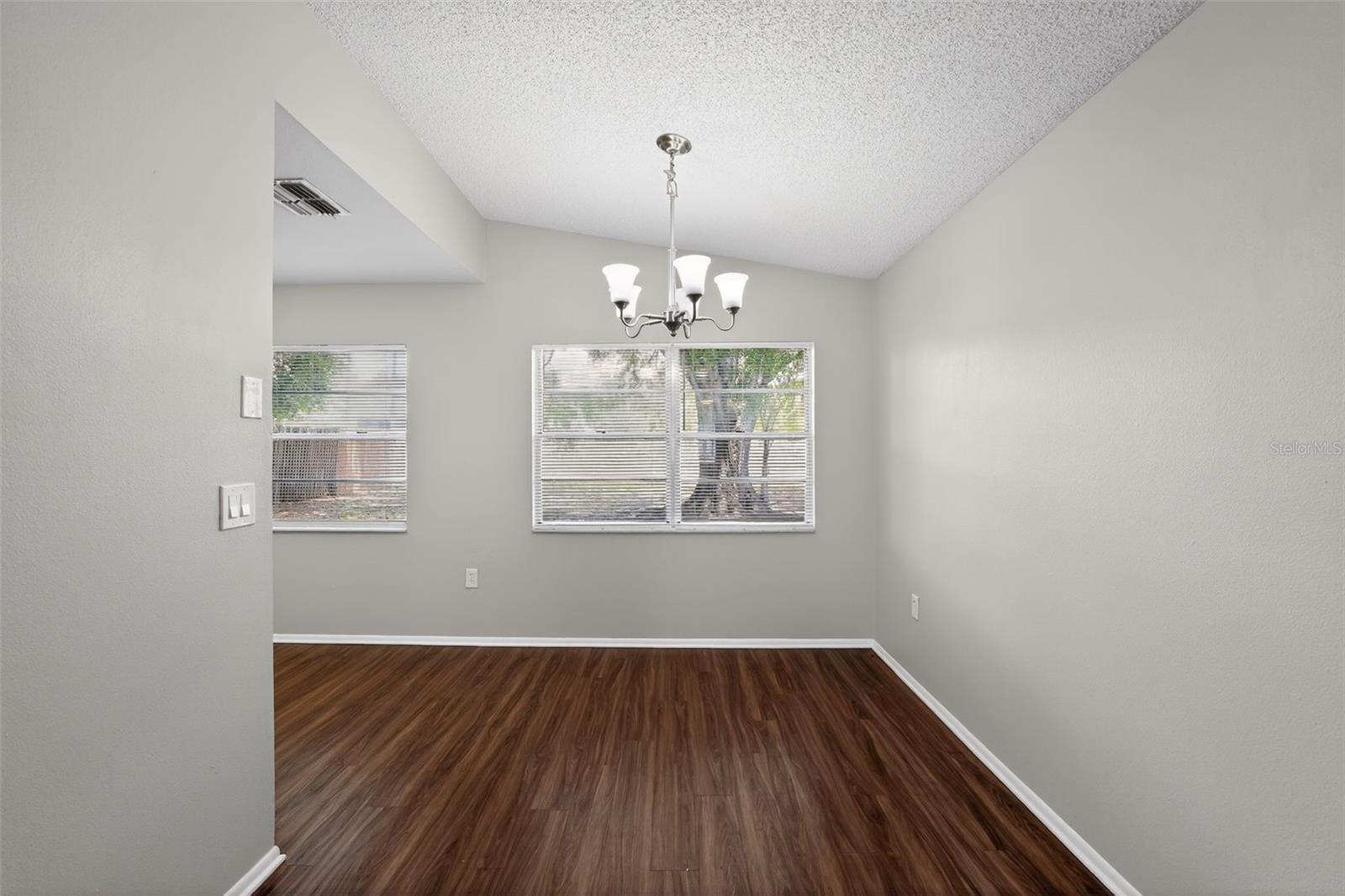 Image 11 of 24 For 1404 Vinetree Drive