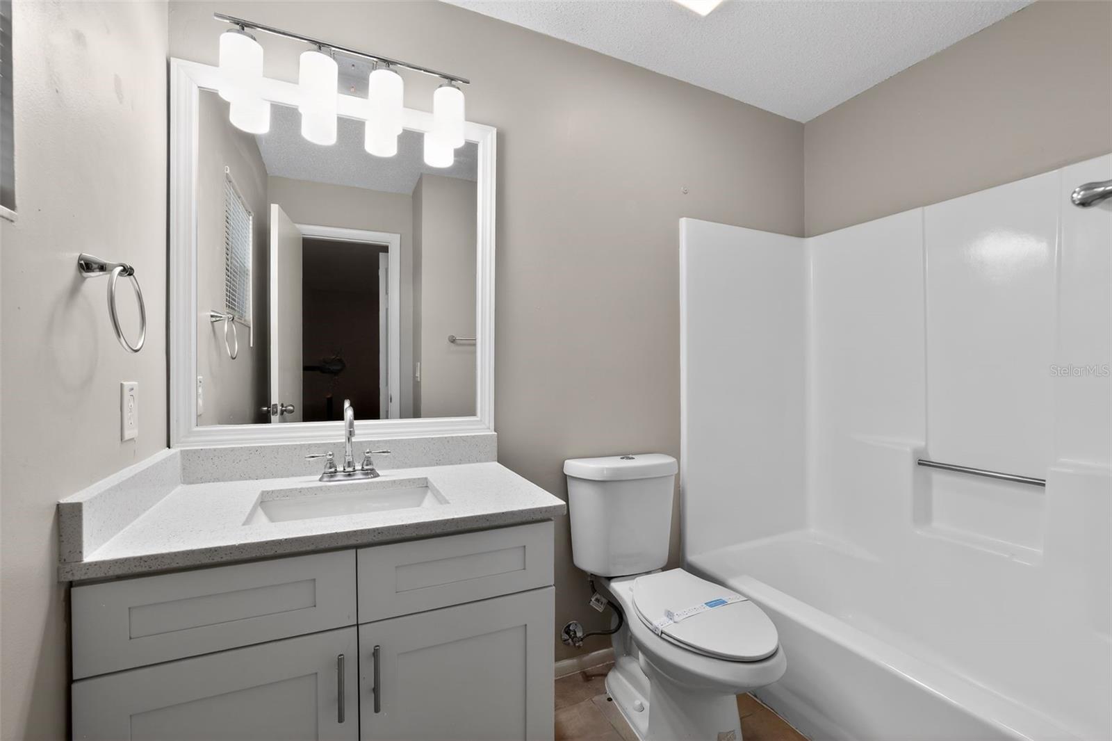 Image 18 of 24 For 1404 Vinetree Drive