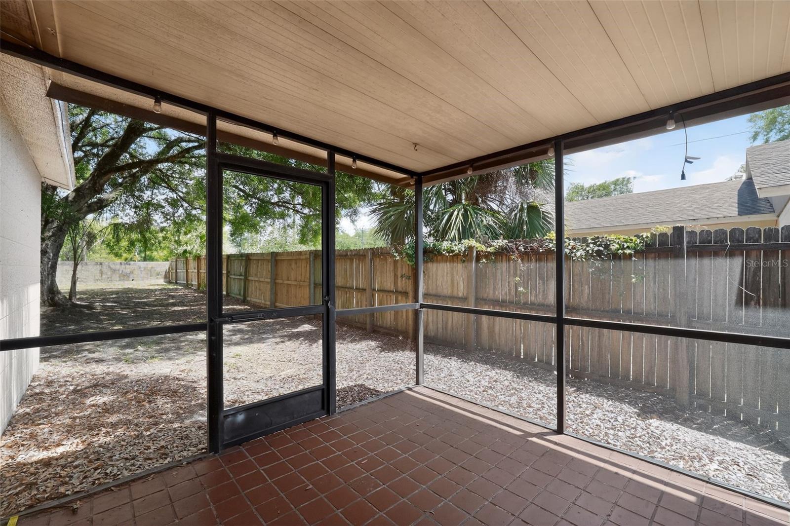 Image 21 of 24 For 1404 Vinetree Drive
