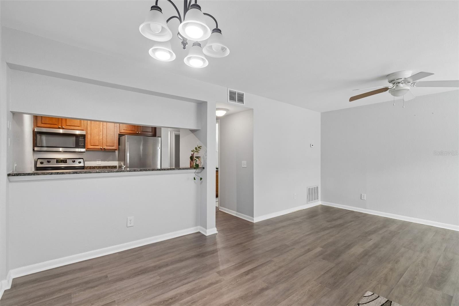 Image 4 of 19 For 5440 Macdill Avenue 4b