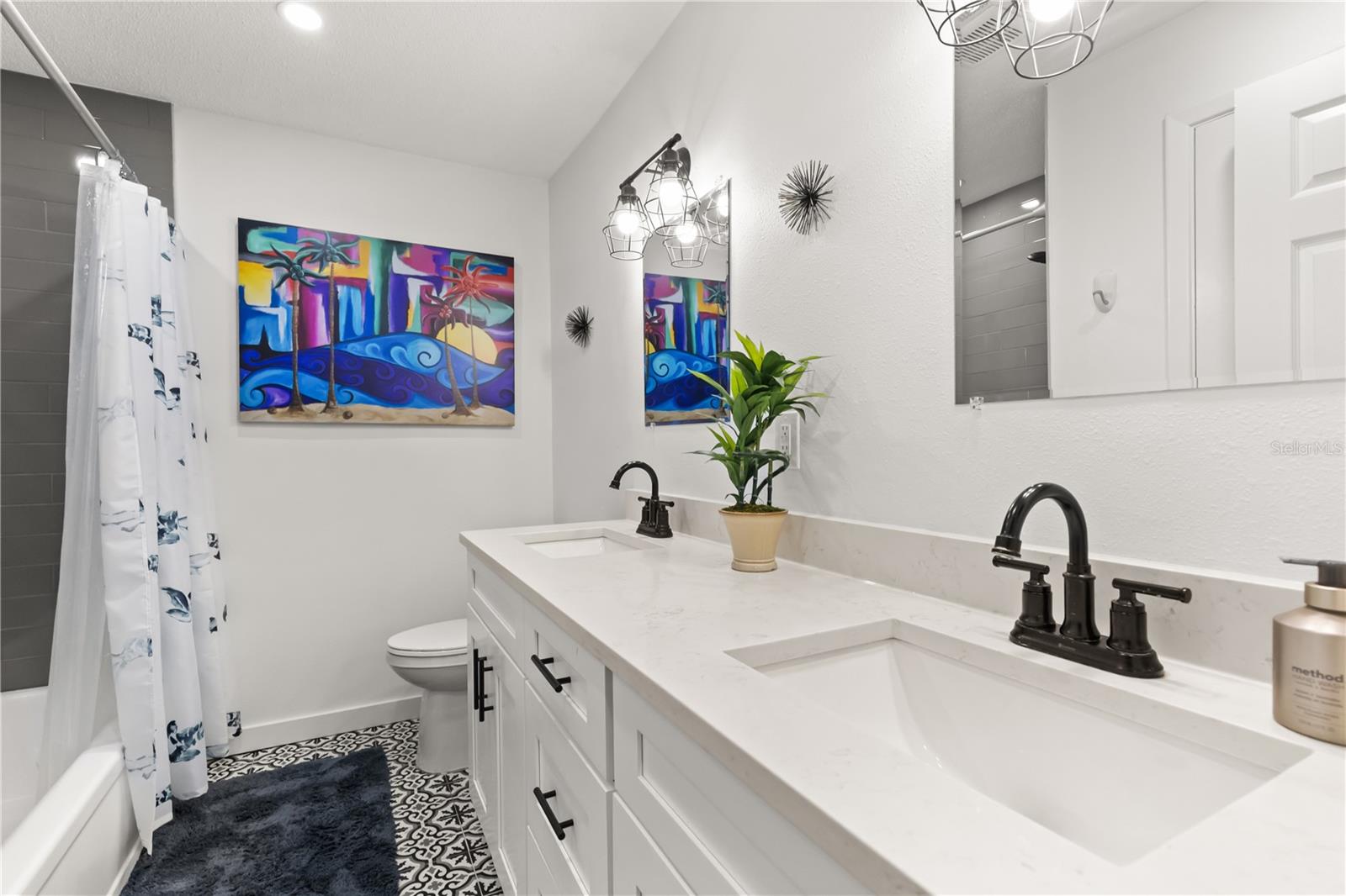 Image 11 of 19 For 5611 Sheridan Road