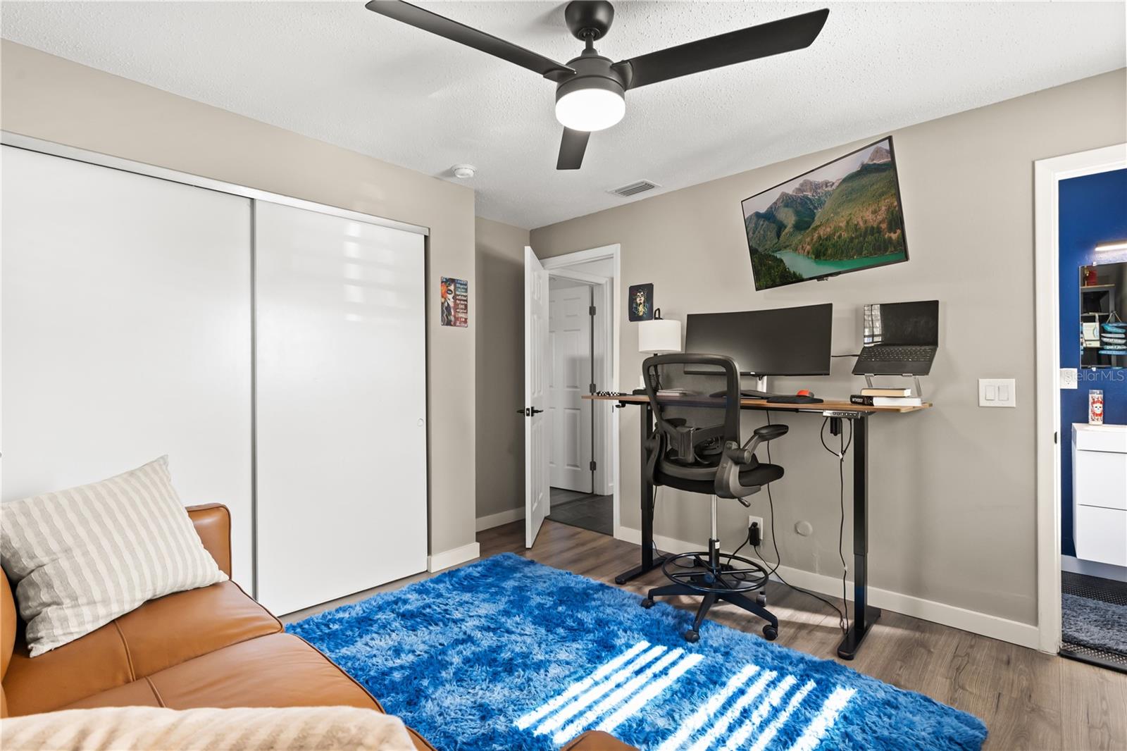 Image 13 of 19 For 5611 Sheridan Road