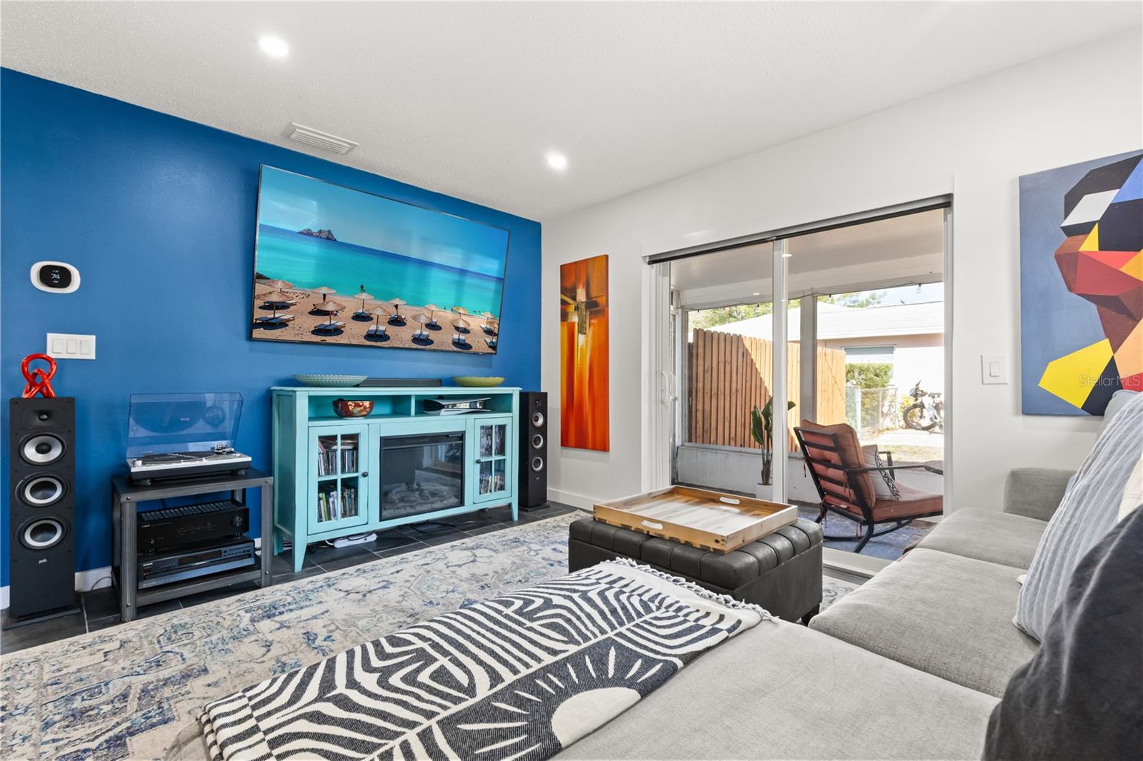 Image 4 of 19 For 5611 Sheridan Road