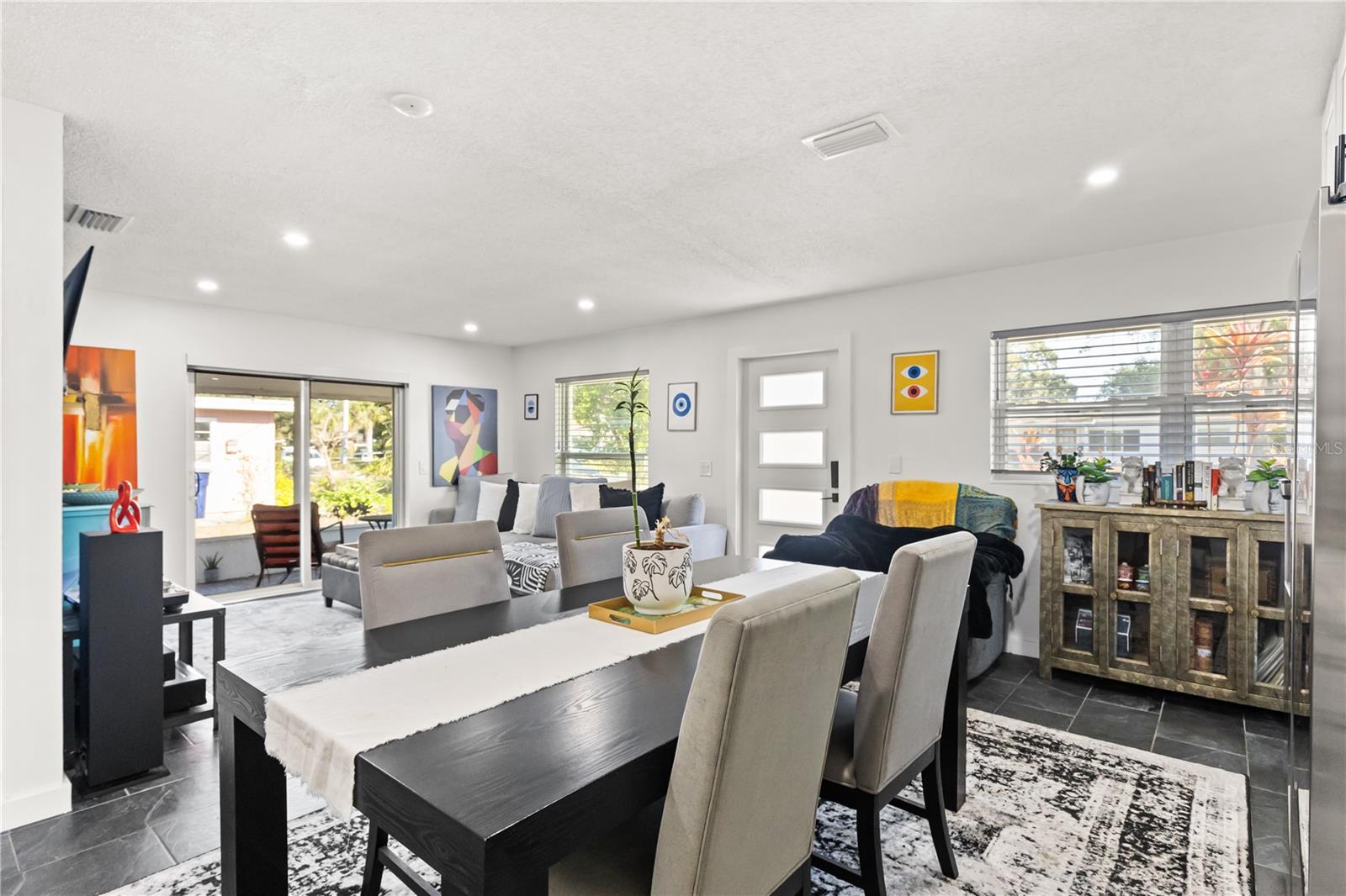 Image 7 of 19 For 5611 Sheridan Road