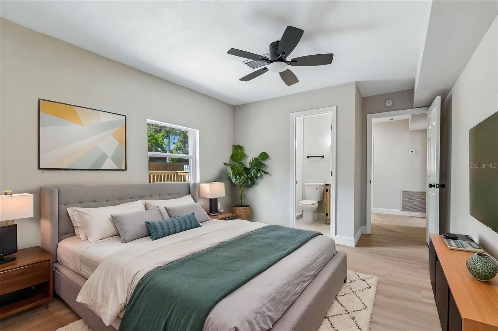 Listing photo id 23 for 3415 Knollwood Street