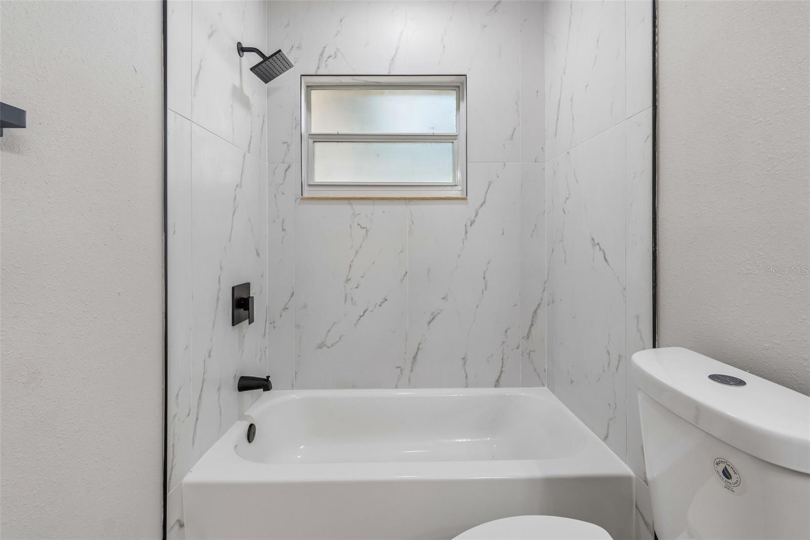 Listing photo id 33 for 3415 Knollwood Street