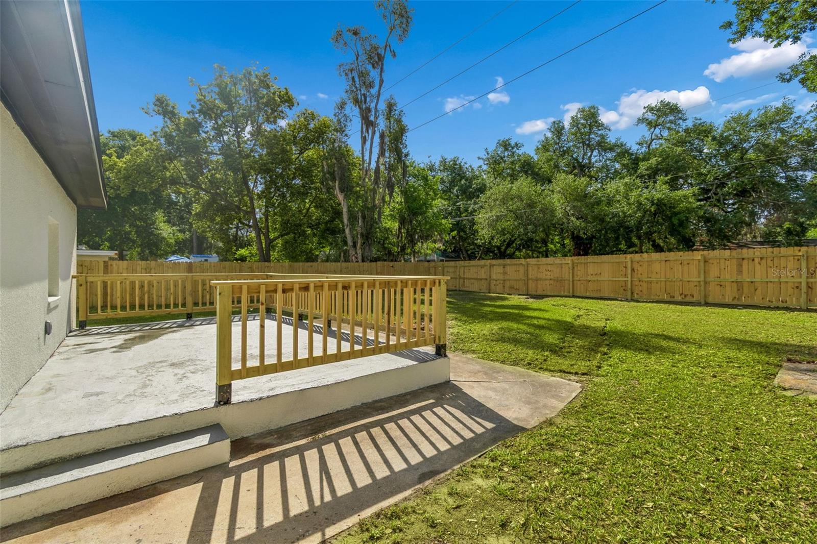 Listing photo id 44 for 3415 Knollwood Street