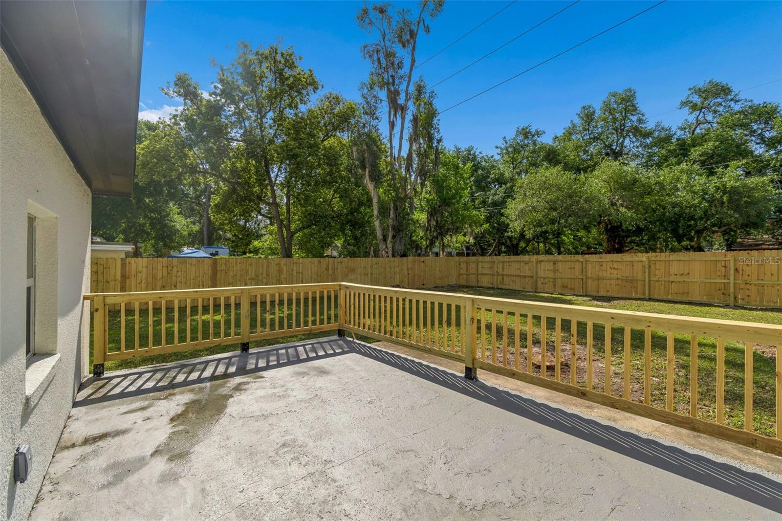 Listing photo id 45 for 3415 Knollwood Street