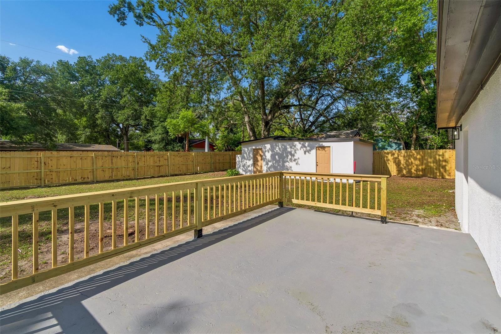 Listing photo id 46 for 3415 Knollwood Street