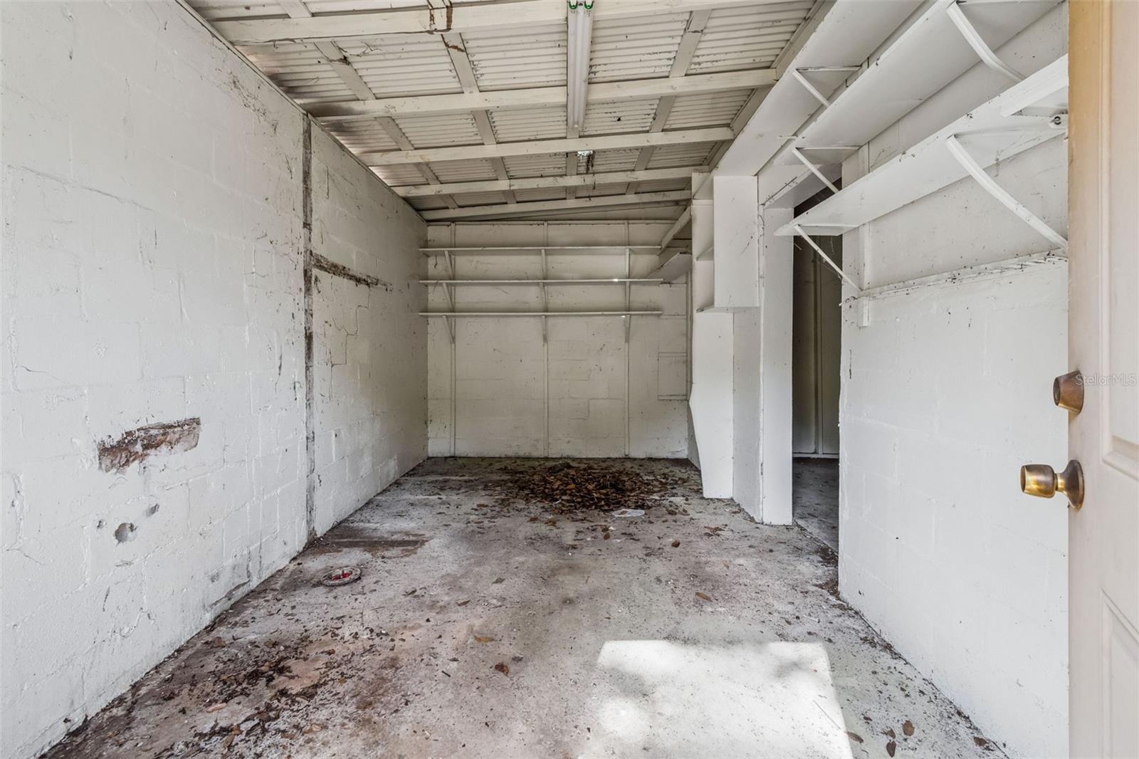 Listing photo id 52 for 3415 Knollwood Street