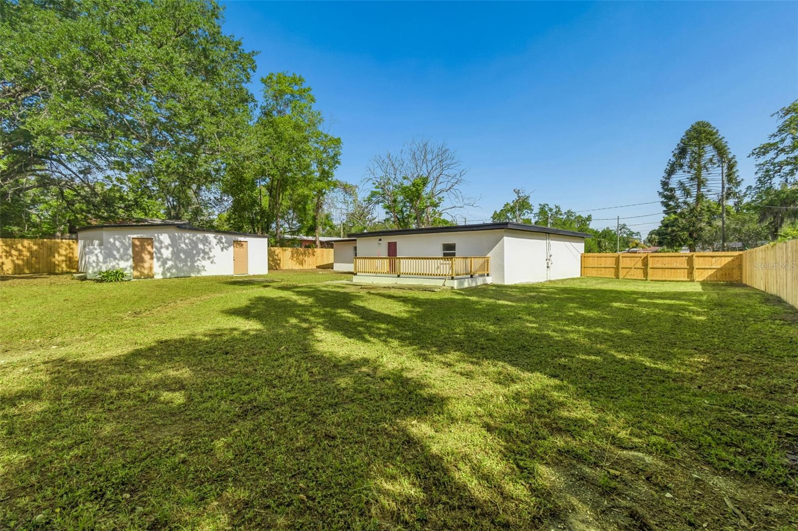 Listing photo id 56 for 3415 Knollwood Street