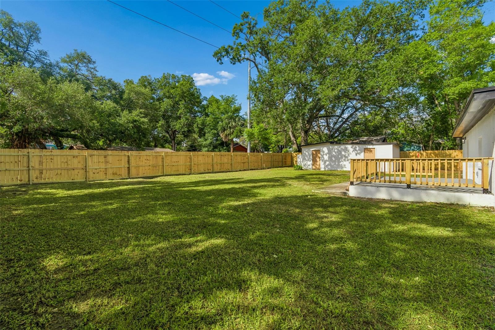 Listing photo id 57 for 3415 Knollwood Street