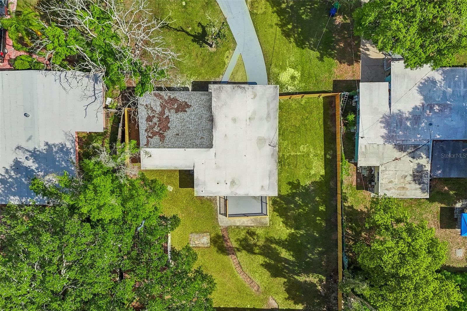 Listing photo id 63 for 3415 Knollwood Street