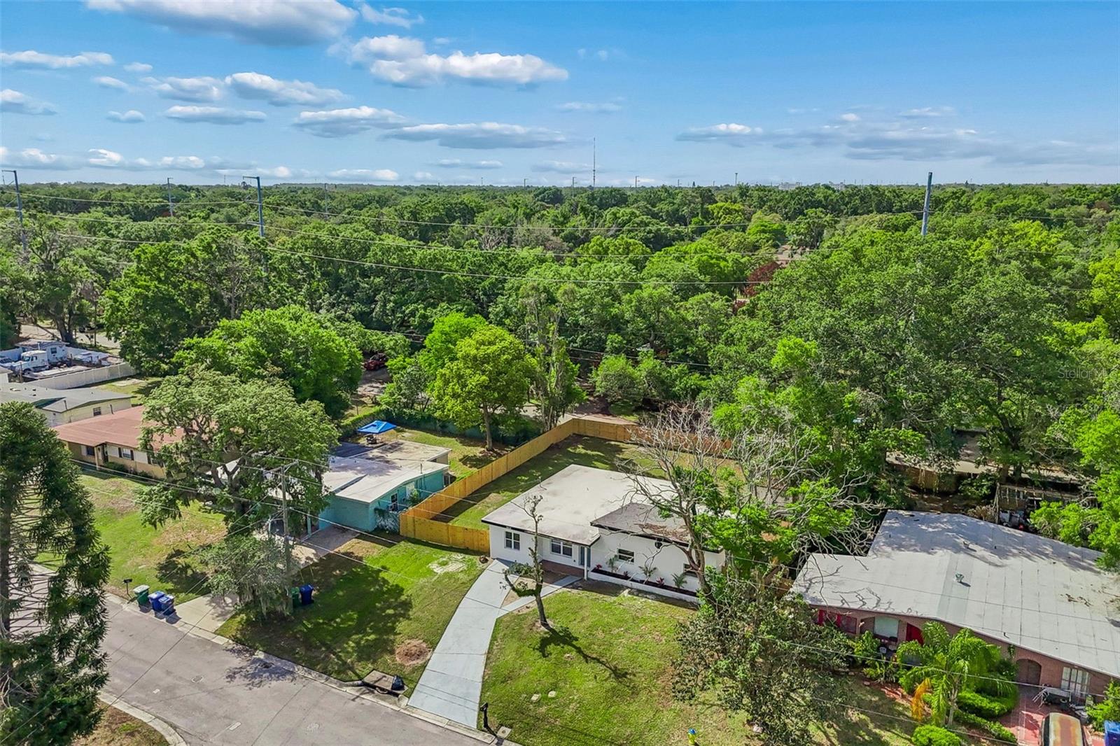 Listing photo id 66 for 3415 Knollwood Street