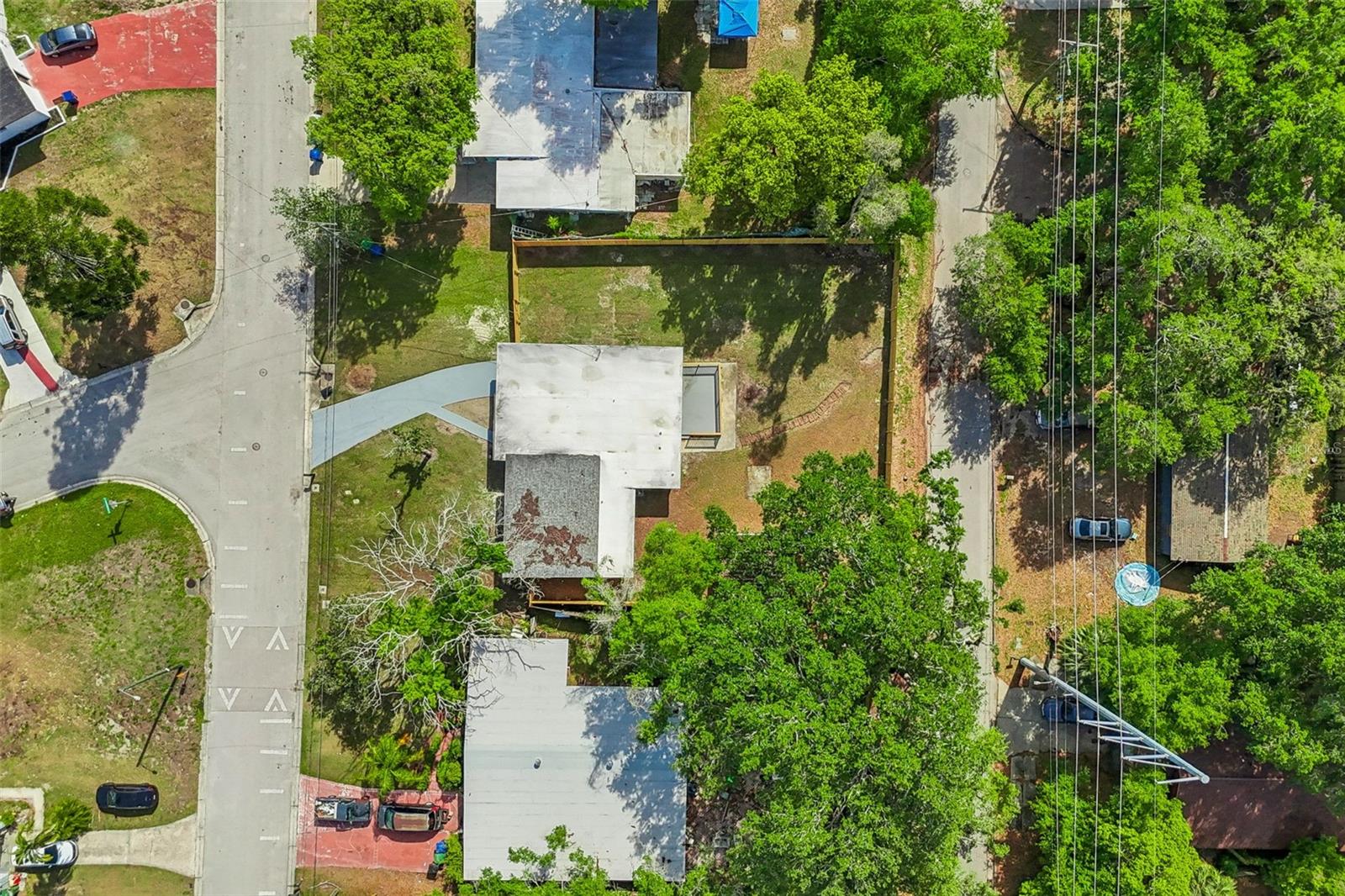 Listing photo id 67 for 3415 Knollwood Street