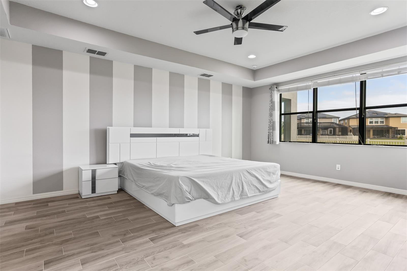 Image 15 of 56 For 19433 Whispering Brook Drive