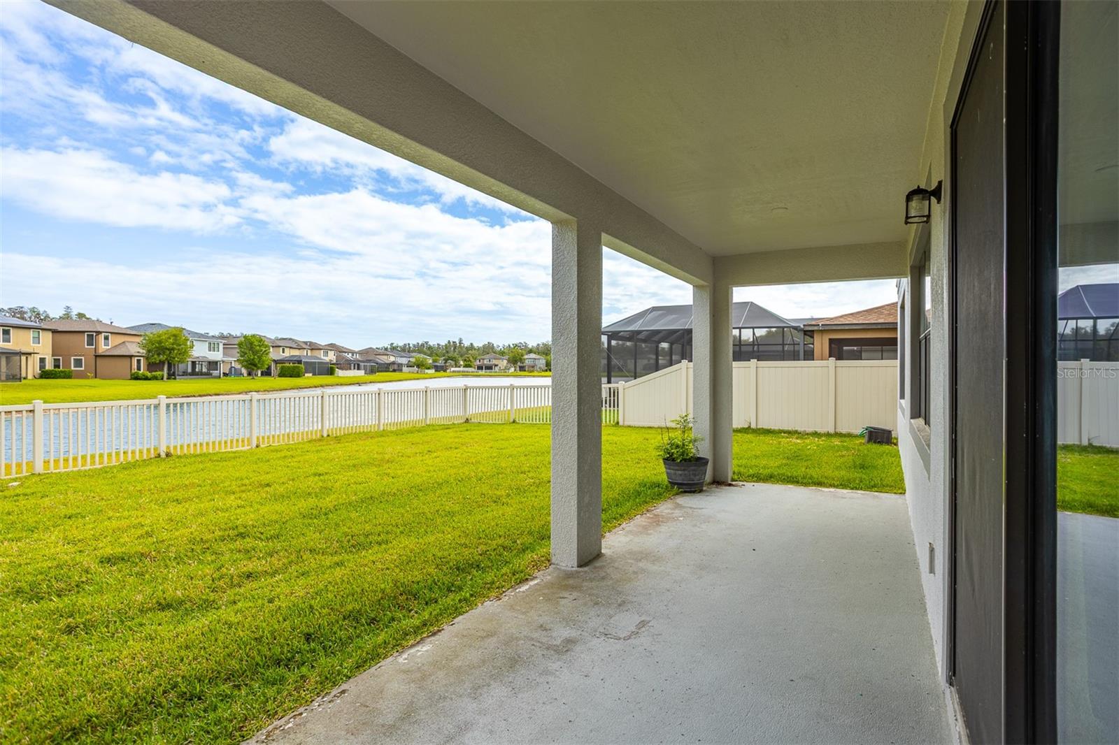 Image 49 of 56 For 19433 Whispering Brook Drive