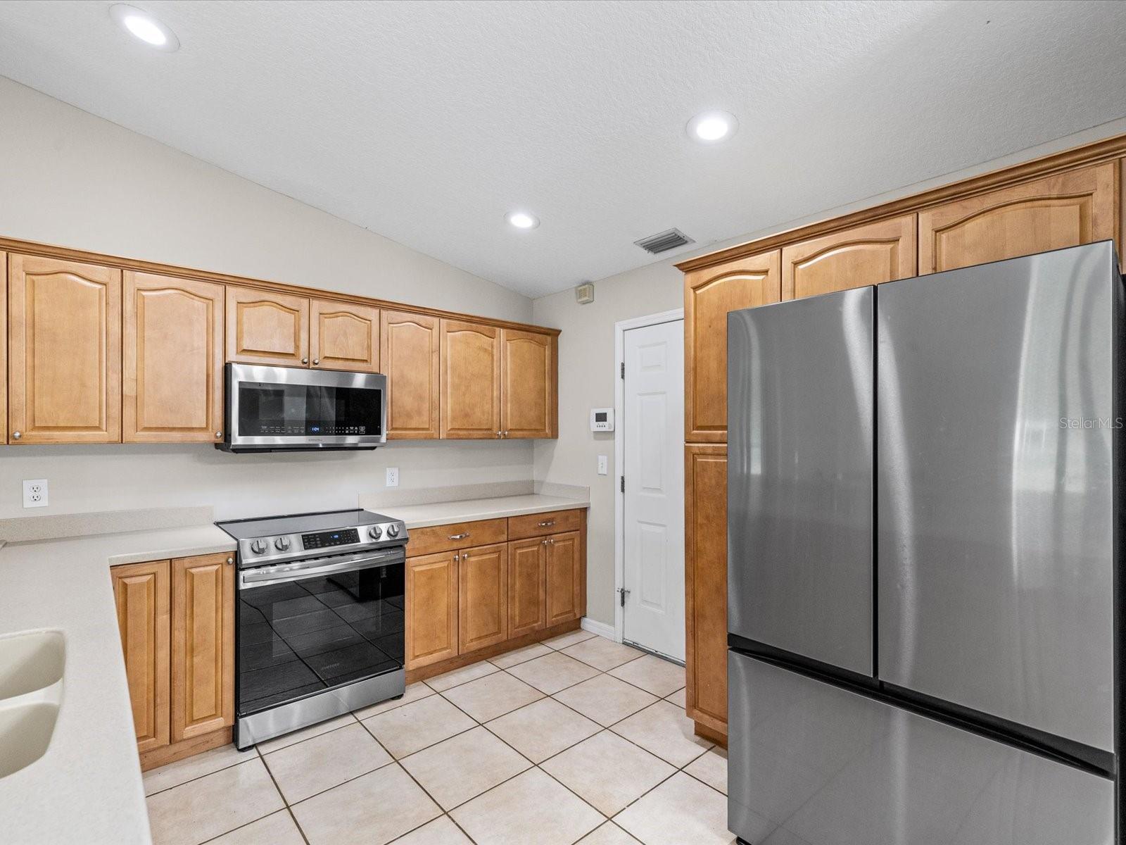 Image 12 of 40 For 31706 Hunt Club Lane