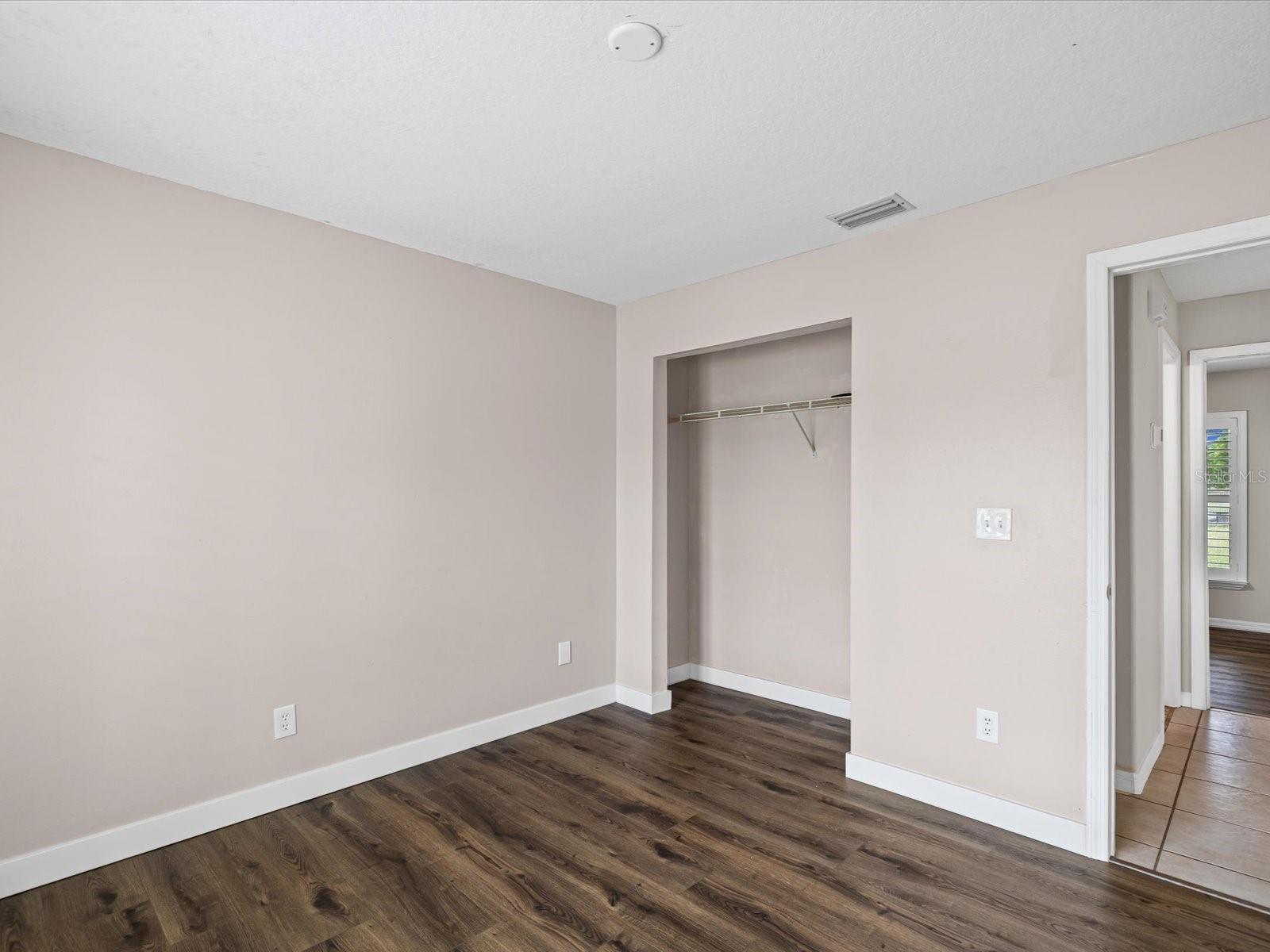 Image 15 of 40 For 31706 Hunt Club Lane