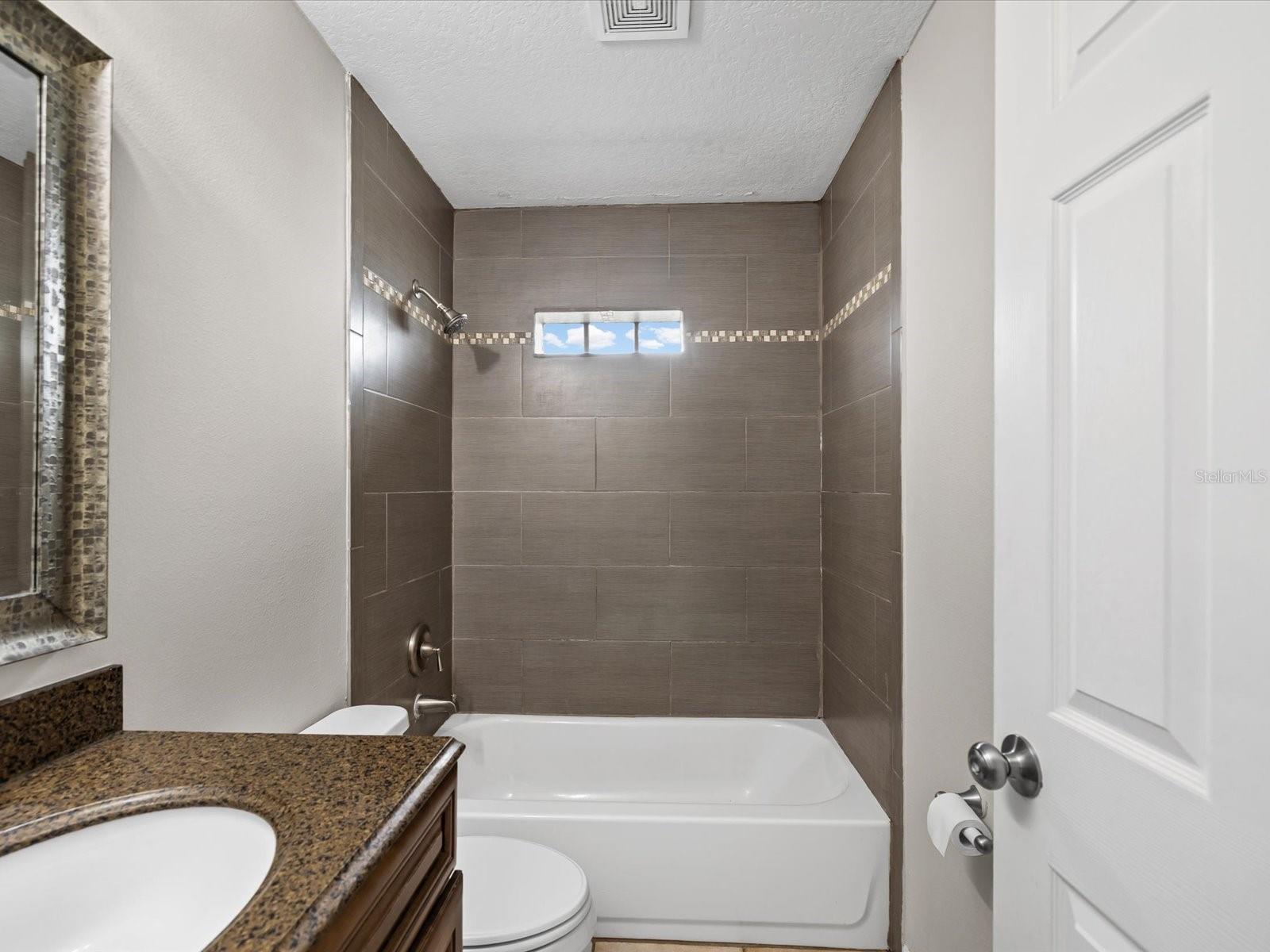 Image 16 of 40 For 31706 Hunt Club Lane