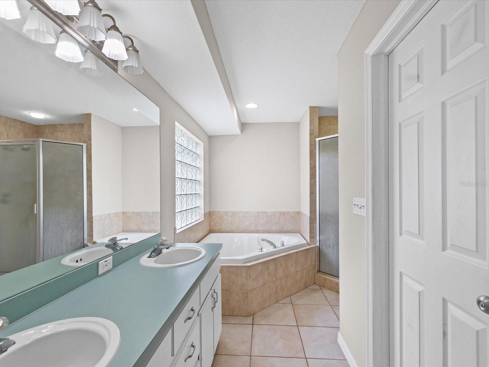 Image 22 of 40 For 31706 Hunt Club Lane