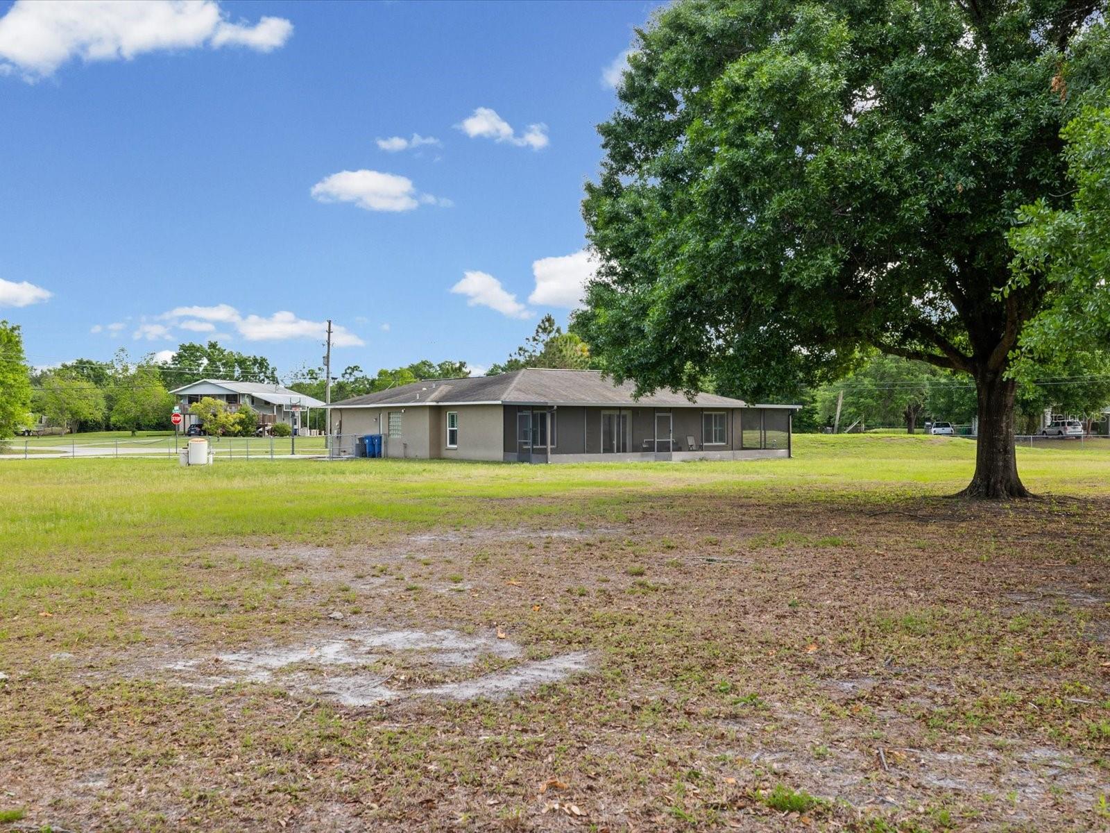 Image 32 of 40 For 31706 Hunt Club Lane