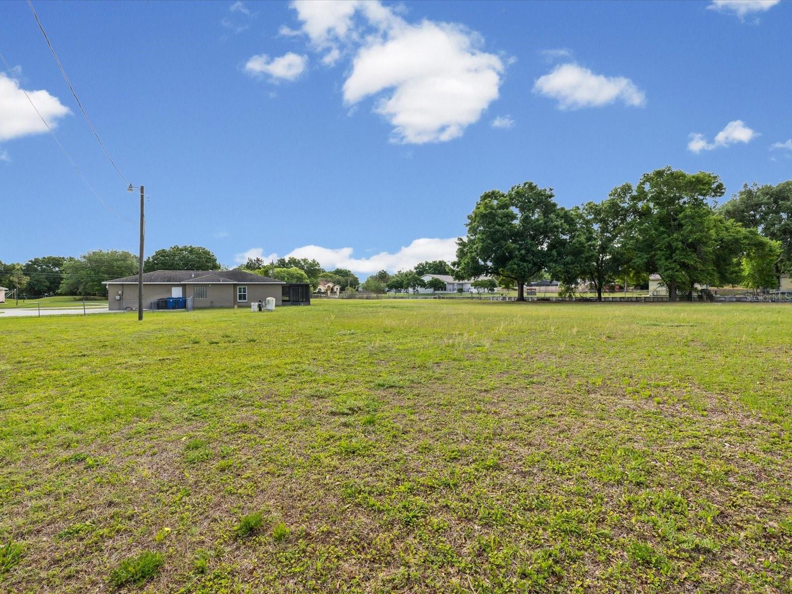 Image 33 of 40 For 31706 Hunt Club Lane