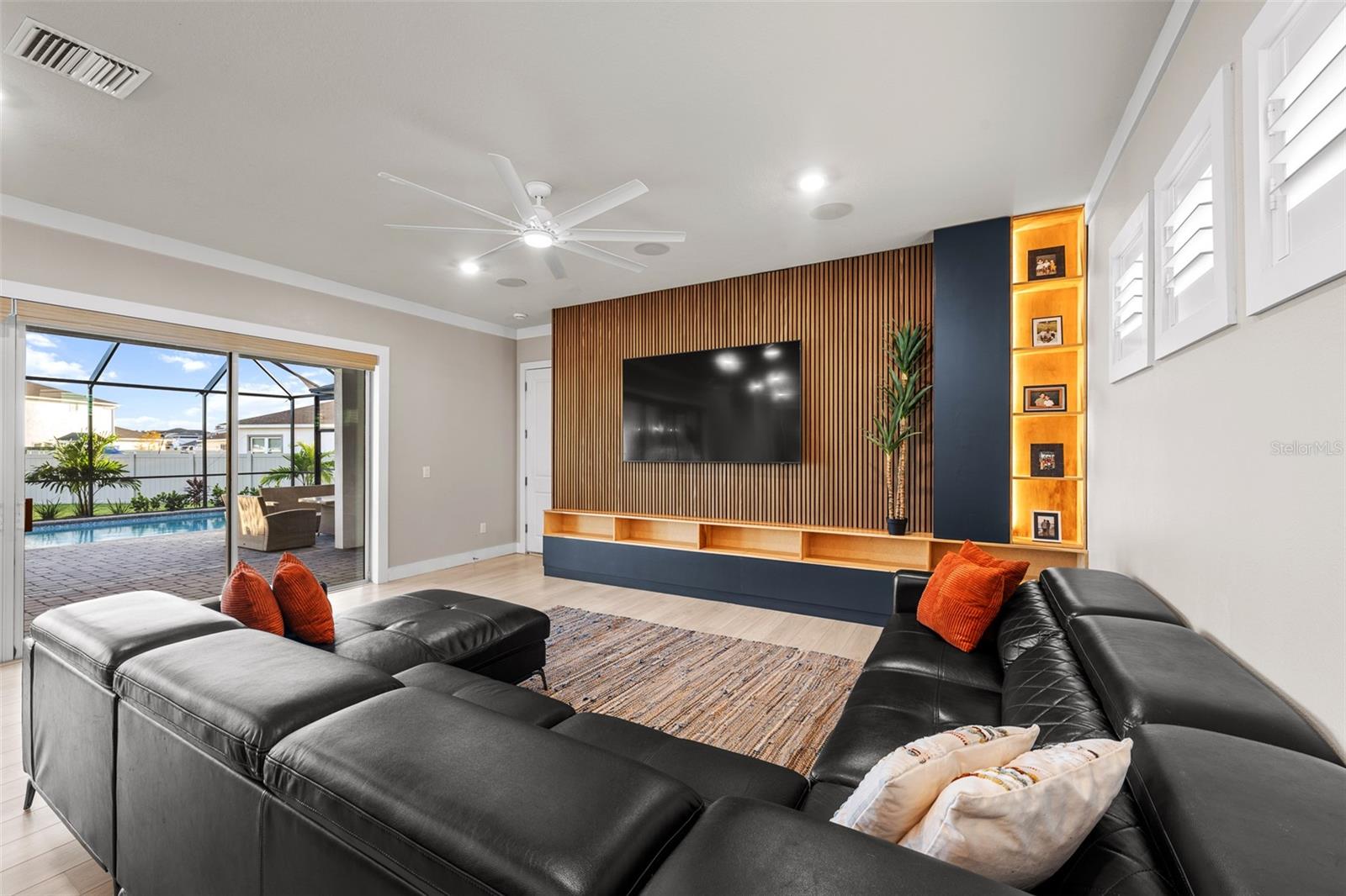 Image 10 of 44 For 8714 Drummer Plank Drive