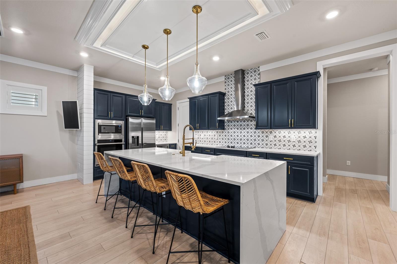 Image 12 of 44 For 8714 Drummer Plank Drive