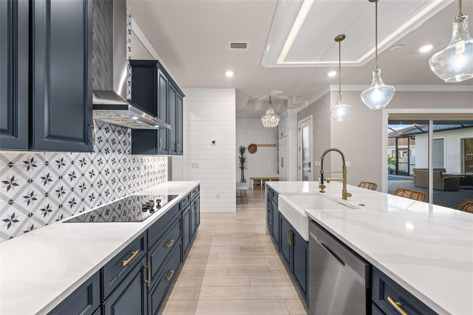 Image 17 of 44 For 8714 Drummer Plank Drive